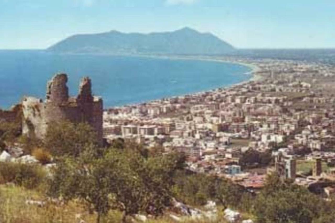 Art Deco City Center Near The Beach! Terracina Ngoại thất bức ảnh