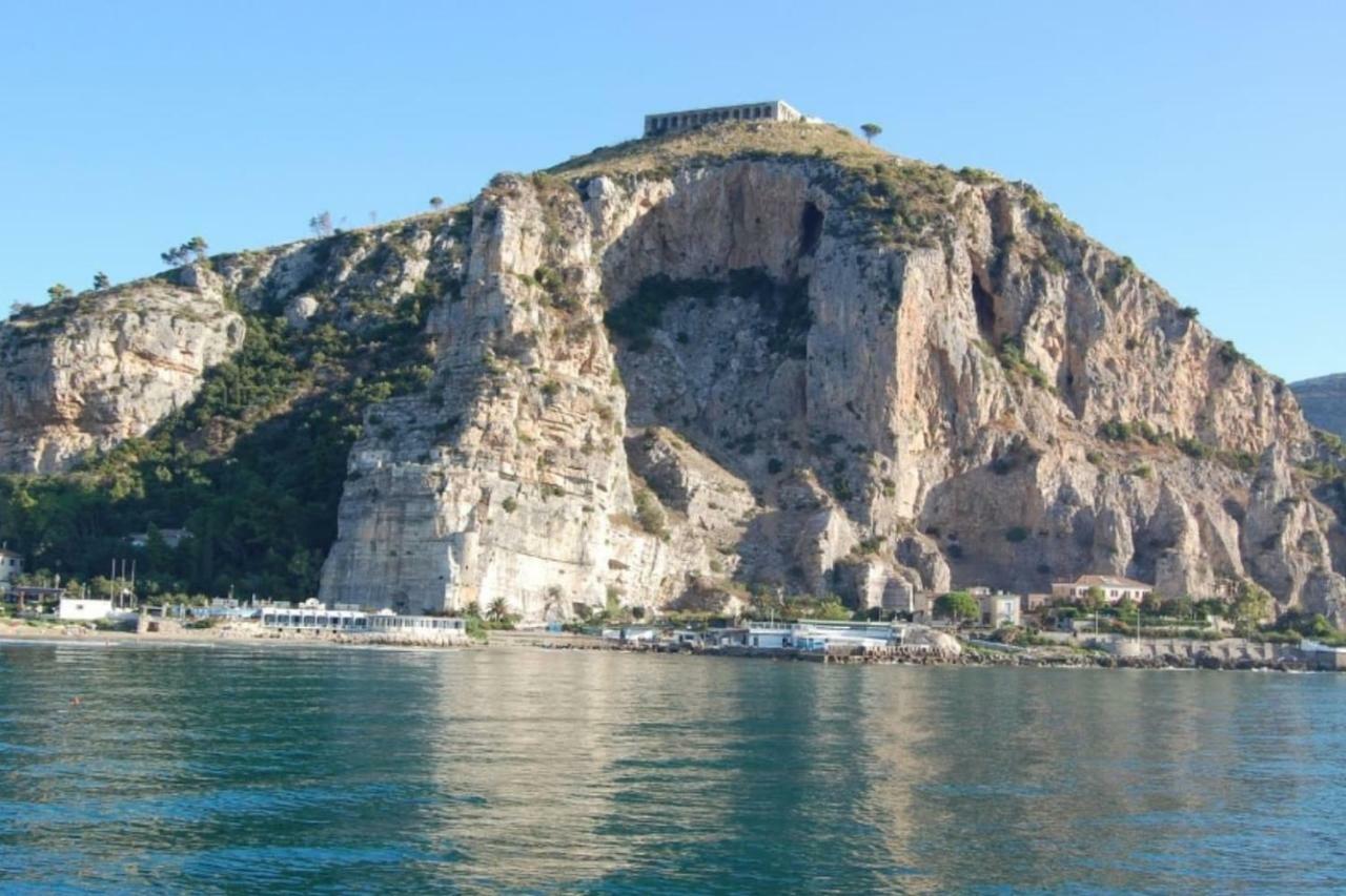 Art Deco City Center Near The Beach! Terracina Ngoại thất bức ảnh